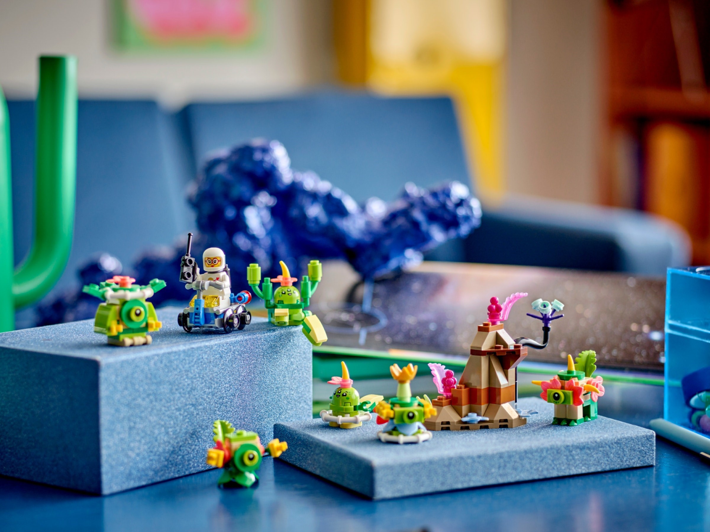 Zdjęcie galerii dla zestawu LEGO 40715 - Stadko kosmitów Space Classic Spaceman Kosmos