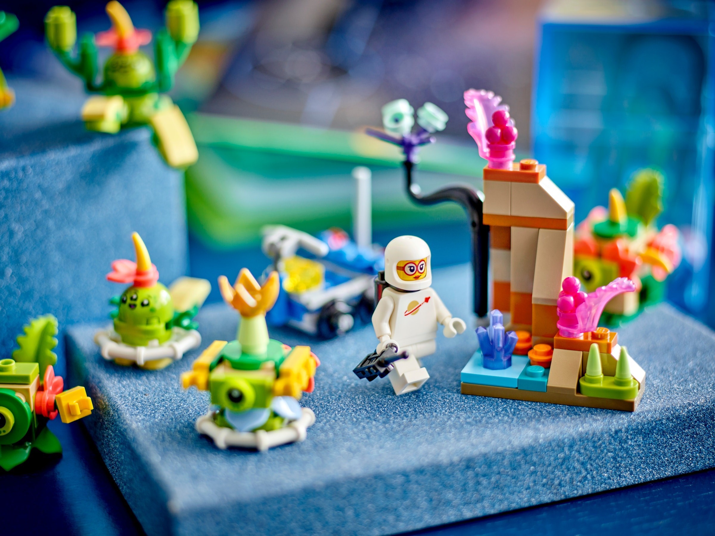 Zdjęcie galerii dla zestawu LEGO 40715 - Stadko kosmitów Space Classic Spaceman Kosmos