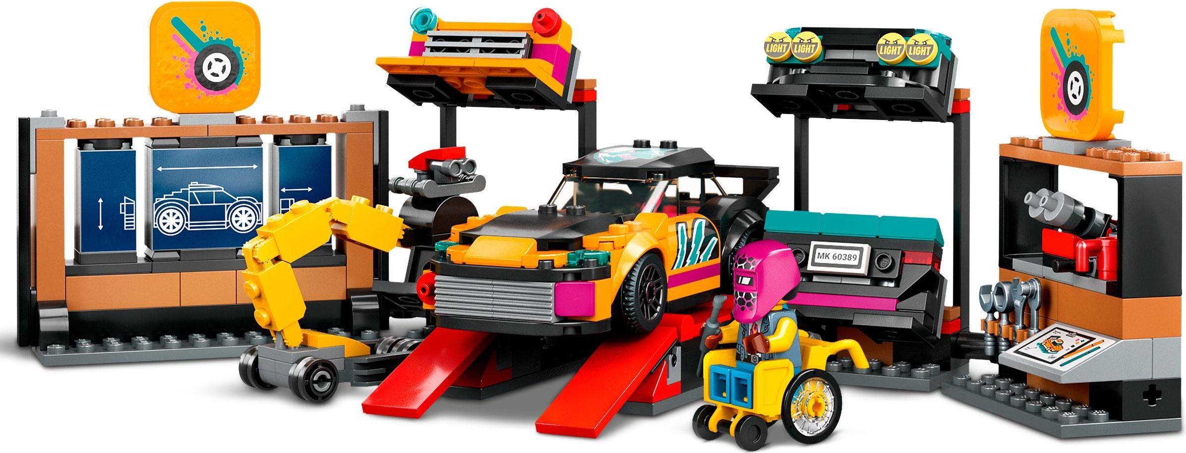 Zdjęcie galerii dla zestawu klocki LEGO City 60389 Warsztat tuningowania samochodów mechanik serwis